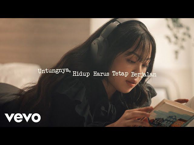 Download Lagu MP3 Bernadya &#8220;Untungnya, Hidup Harus Tetap Berjalan&#8221;: Pesan Tak Menyerah.
